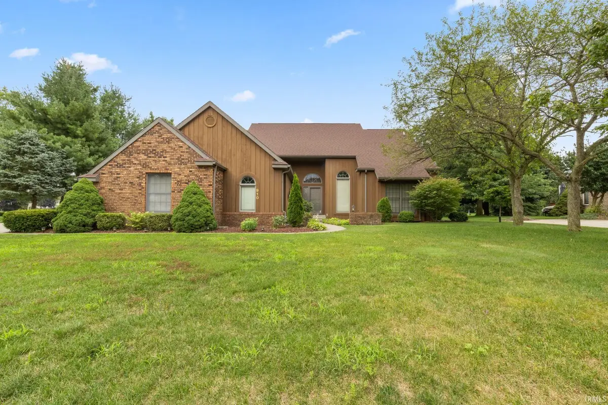 910 Foxbriar Lane, Goshen, IN 46526 - #1