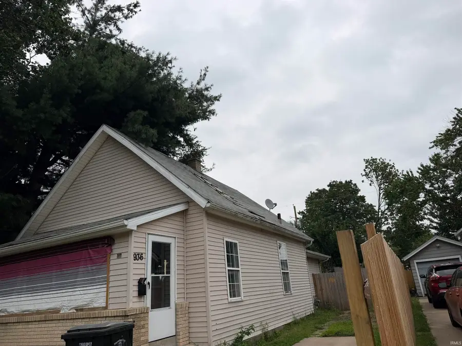 936 S 33rd Street, South Bend, IN 46615 - #3
