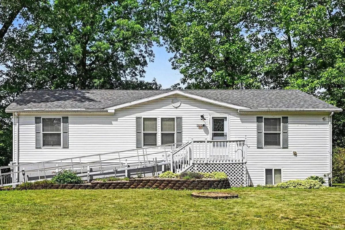 5200 W Lakeview Park Drive, Warsaw, IN 46580 - #1