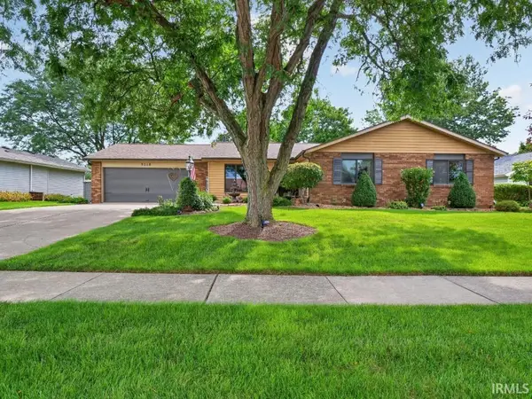 9518 Sweetwater Court, New Haven, IN 46774