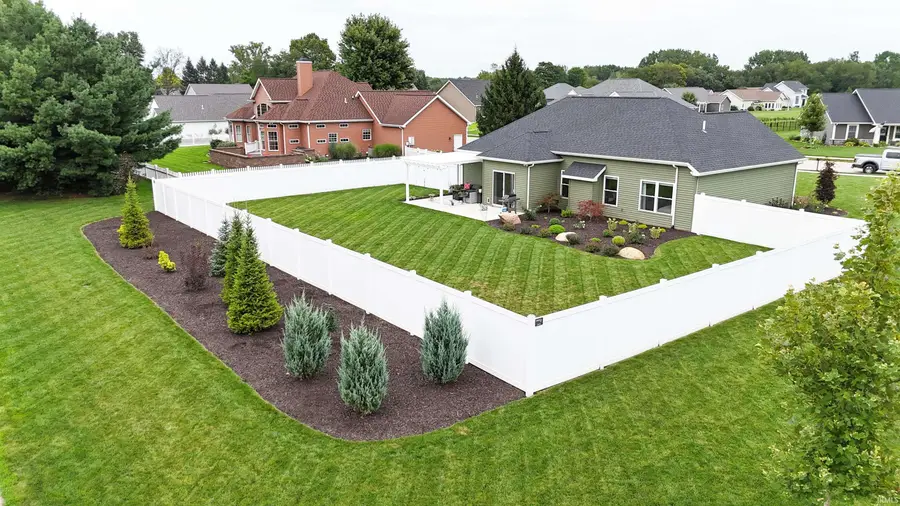 1207 E Dresdin Drive, Warsaw, IN 46580 - #3
