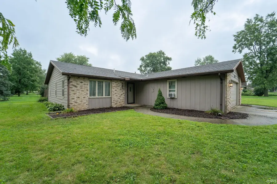 312 W Roe Street, Ossian, IN 46777 - #2