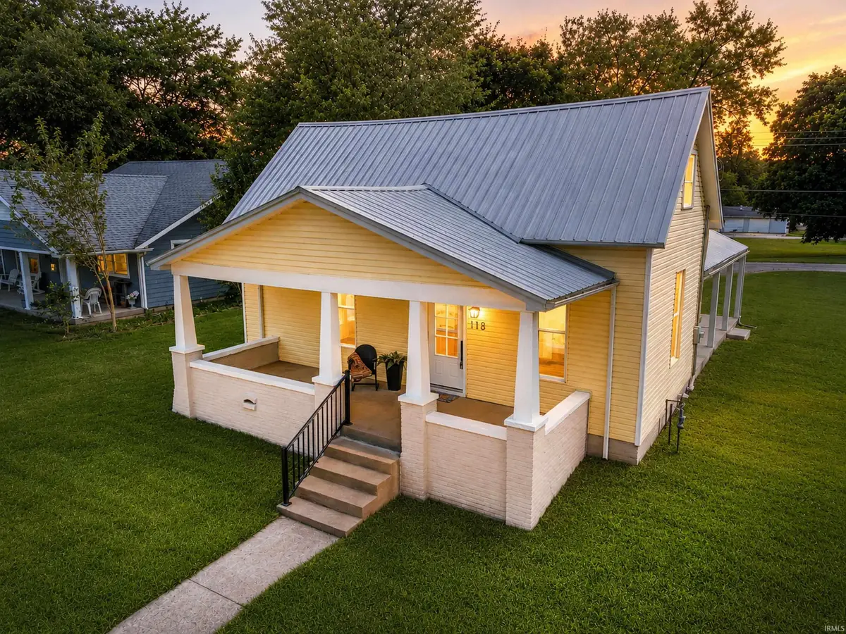 118 S Gibson Street, Oakland City, IN 47660 - #1