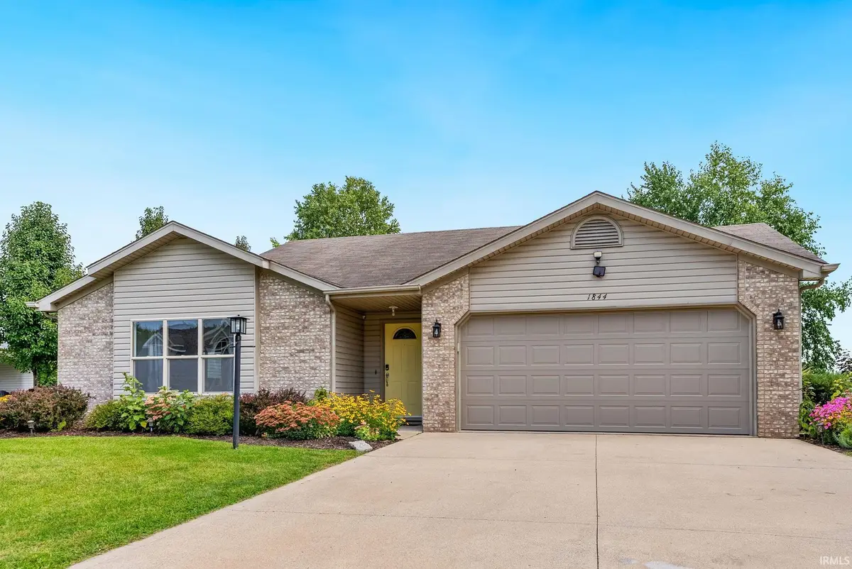 1844 N Vicky Lane, Warsaw, IN 46582 - #1