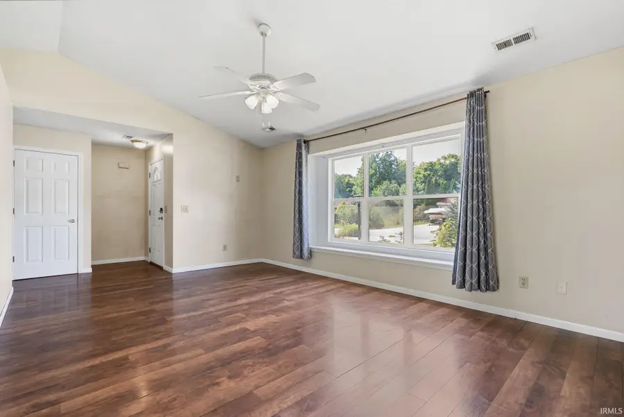 1844 N Vicky Lane, Warsaw, IN 46582 - #2