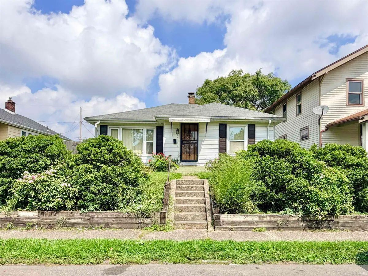 1023 Shore Drive, Fort Wayne, IN 46805 - #1