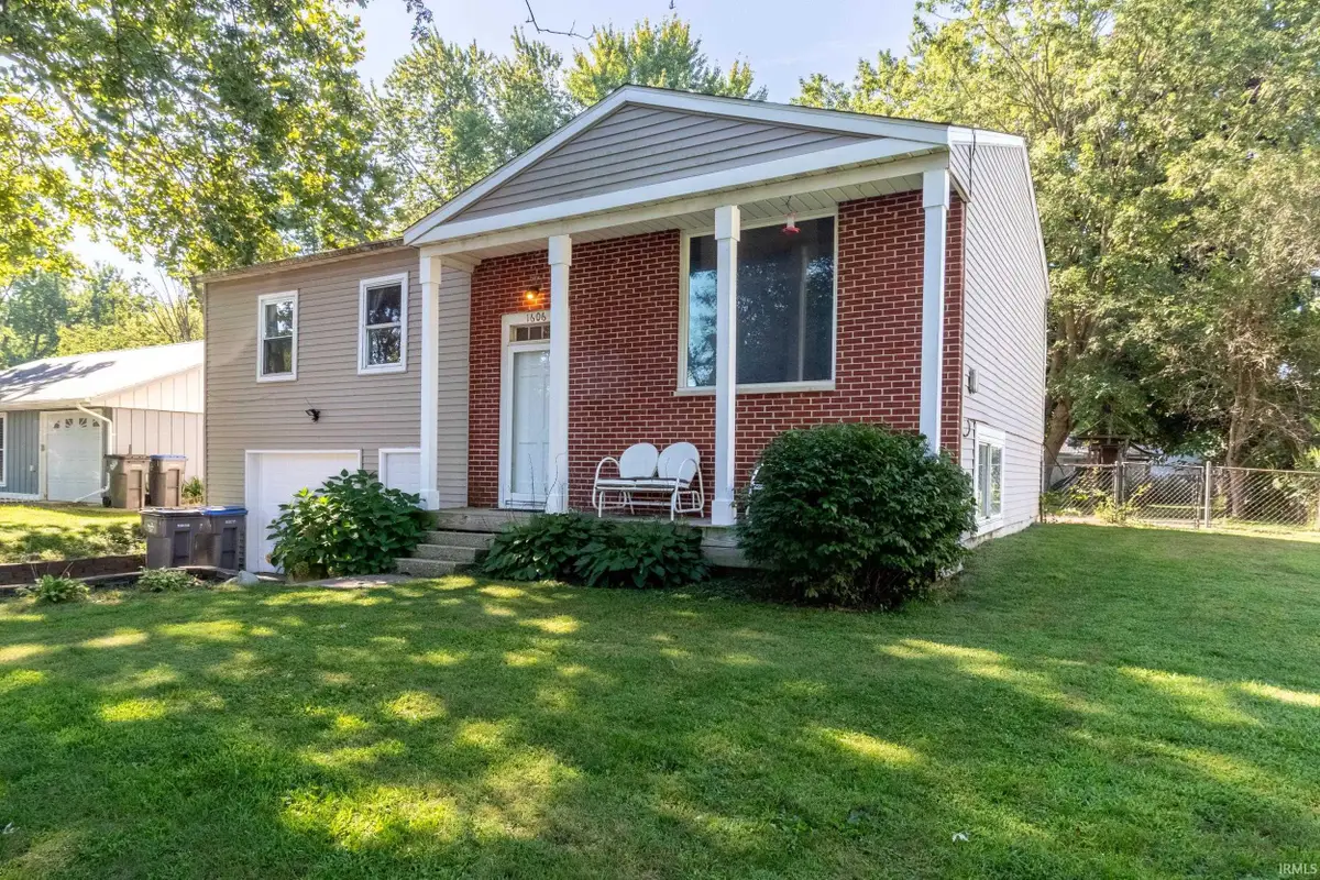 1606 West Avenue, Goshen, IN 46526 - #1