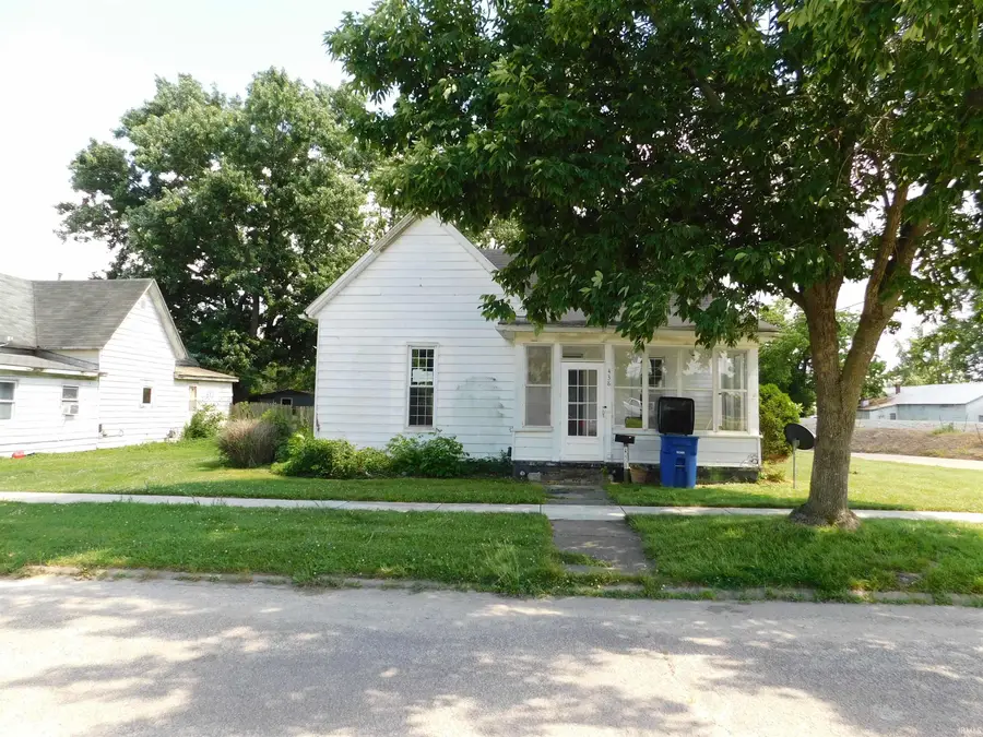 438 W Oak Street, Mitchell, IN 47446 - #2