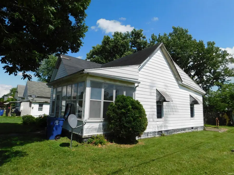 438 W Oak Street, Mitchell, IN 47446 - #3