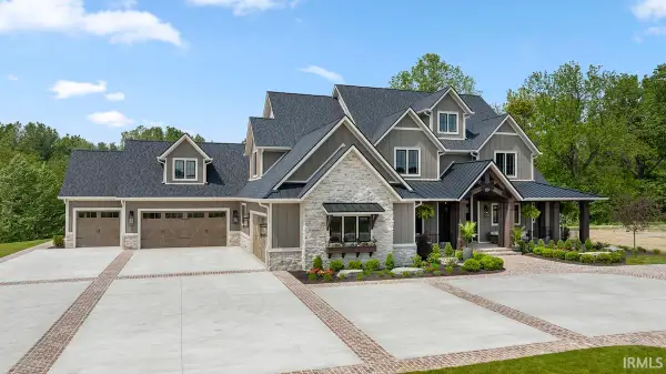 569 Outline Trail, Huntertown, IN 46748