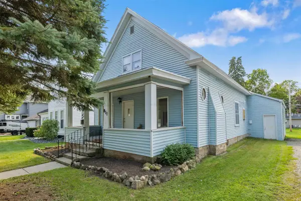 811 Midway Drive, Auburn, IN 46706
