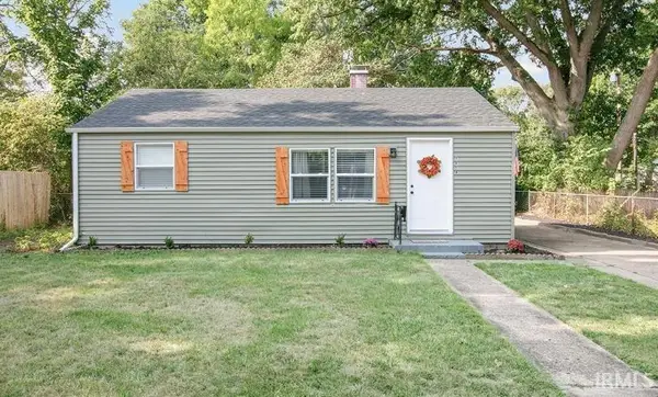 1320 Eastbrook Drive, South Bend, IN 46616