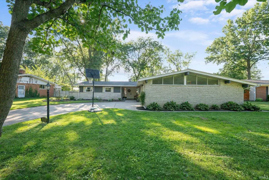 3315 Chancellor Drive, Fort Wayne, IN 46815 - #3