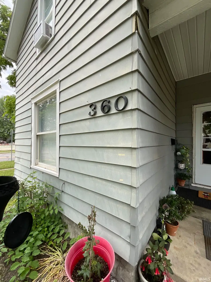 360 W 9th Street, Auburn, IN 46706 - #2