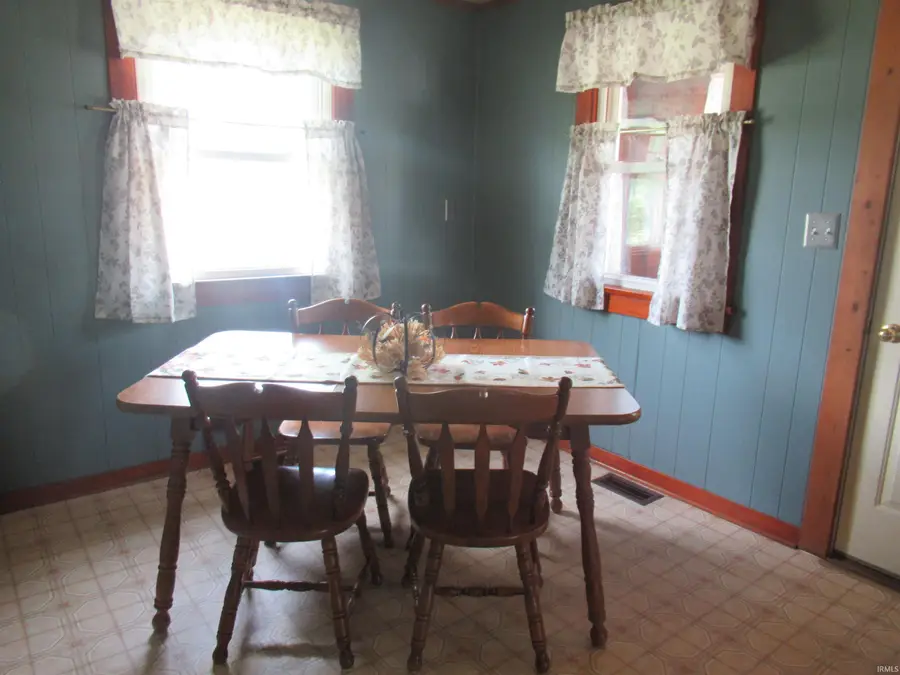 512 Vine Street, Columbia City, IN 46725 - #3