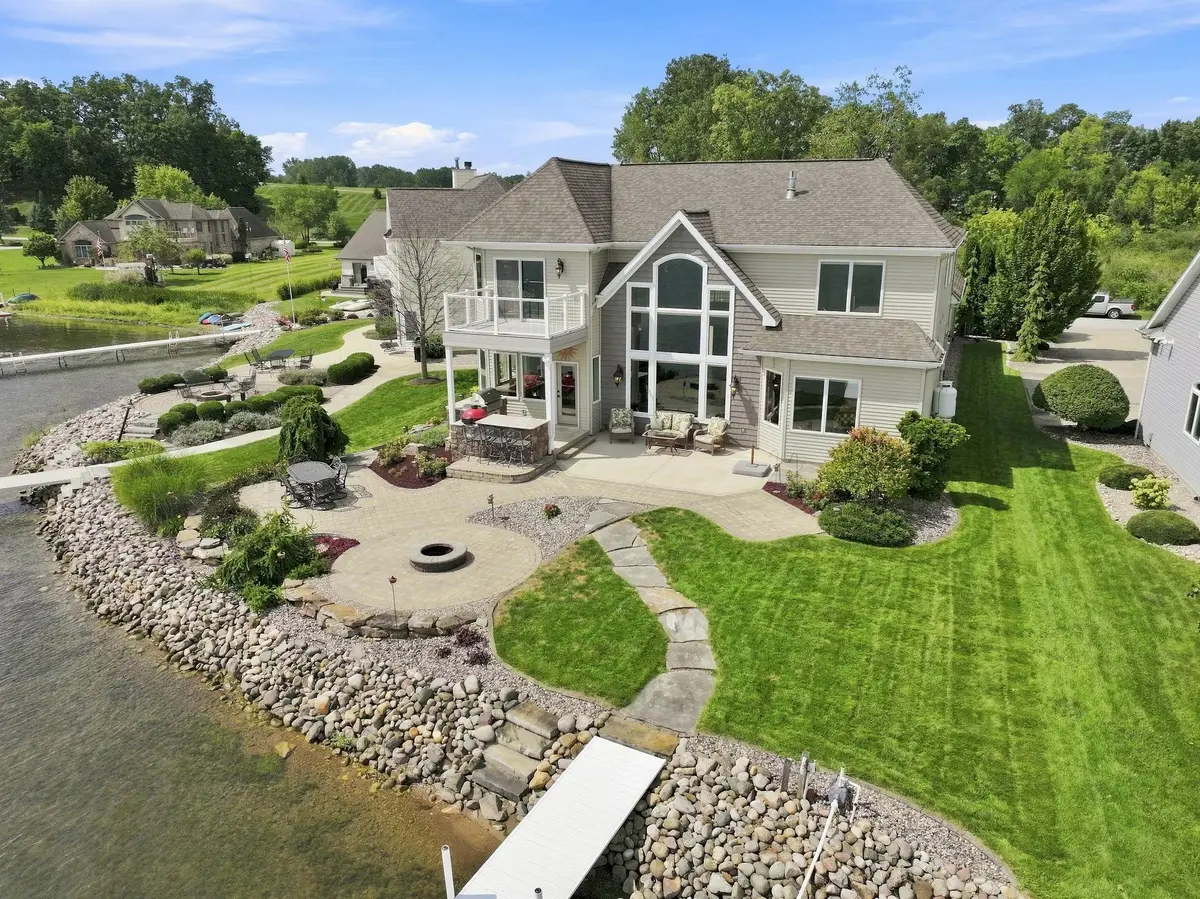 260 Lane 280aa Hamilton Lk, Hamilton, IN 46742 - #1