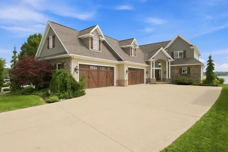 260 Lane 280aa Hamilton Lk, Hamilton, IN 46742 - #2