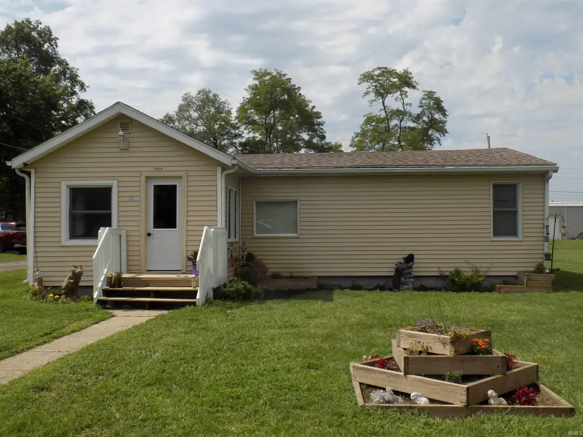 2525 Hazel Street, Elkhart, IN 46516 - #1