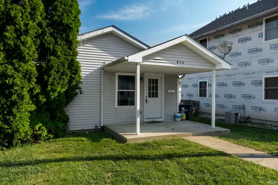 814 W Boone Street, Frankfort, IN 46041 - #3
