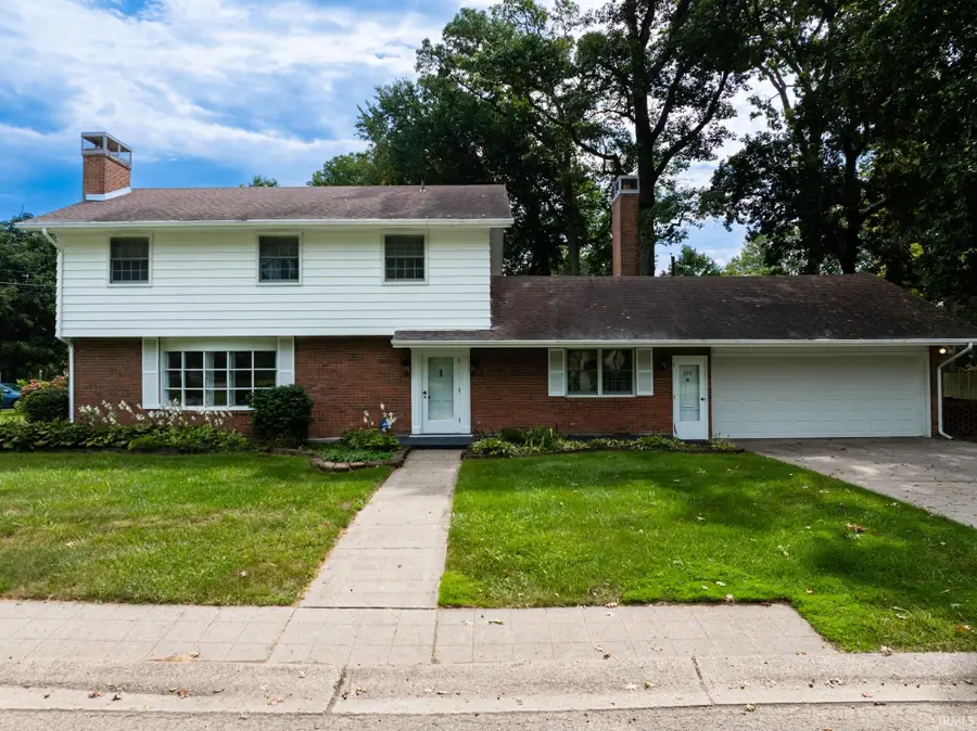 420 N Brentwood Lane, Muncie, IN 47304 - #2
