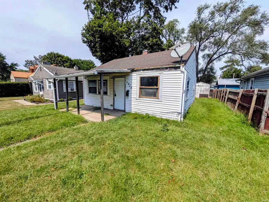 1024 W Lusher Avenue, Elkhart, IN 46516 - #3