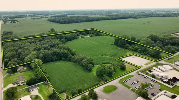 2001 W Crystal Lake Road, Warsaw, IN 46580