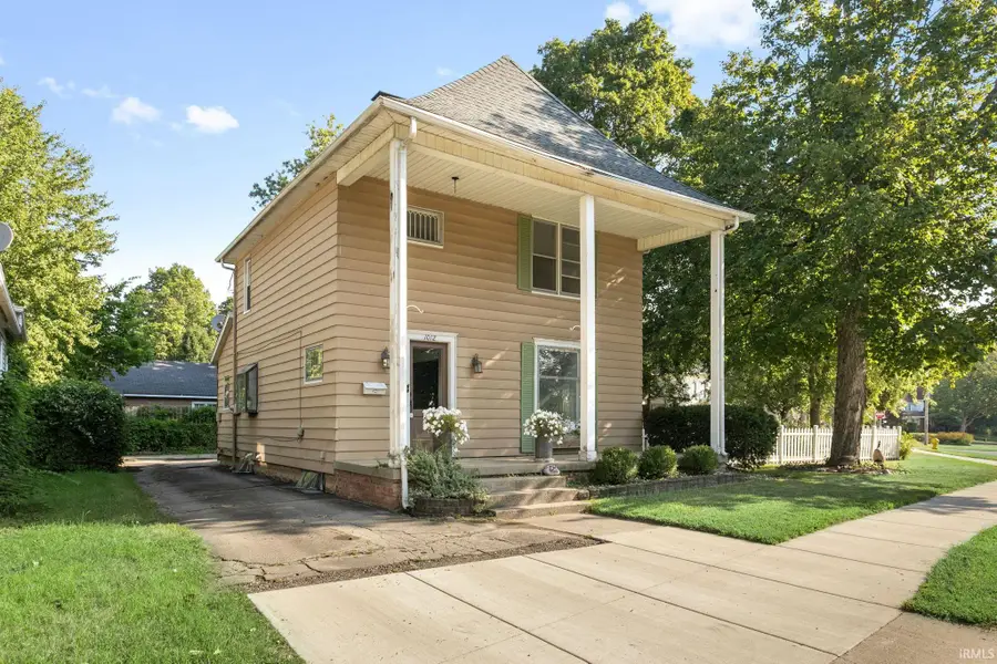 1012 W Lexington Avenue, Elkhart, IN 46514 - #2