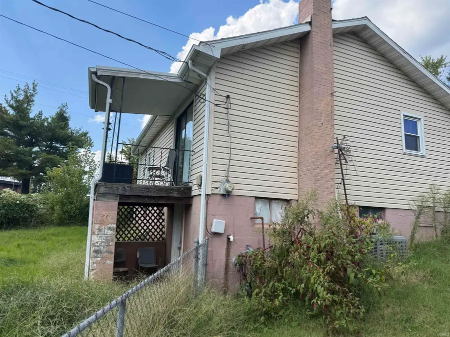 522 W Sherman Street, Oakland City, IN 47660 - #2