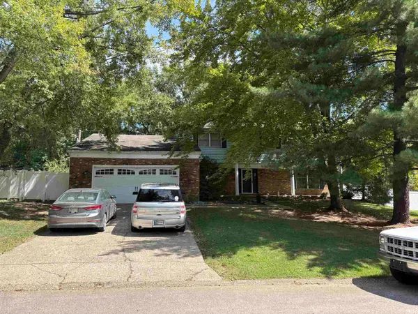 5200 Landview Drive, Newburgh, IN 47630