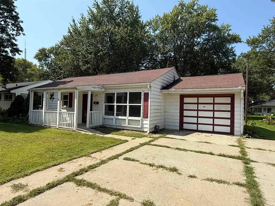 117 N Riverside Boulevard, Goshen, IN 46526 - #2