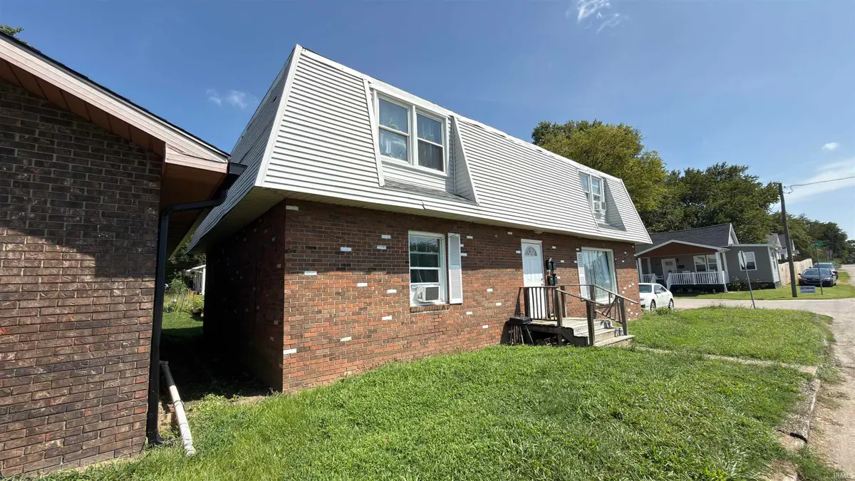 324 E Moore Street, Boonville, IN 47601 - #1