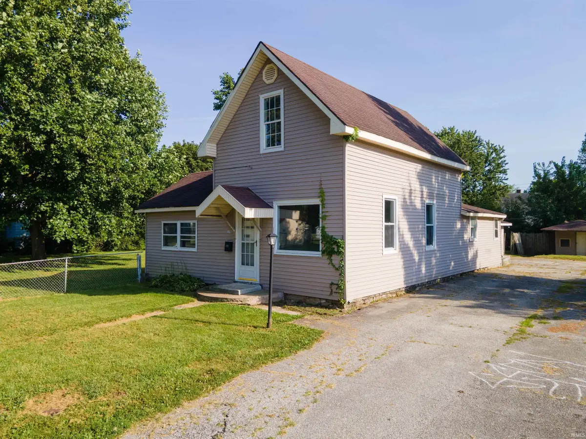 220 E Stephenson Street, Marion, IN 46952 - #1