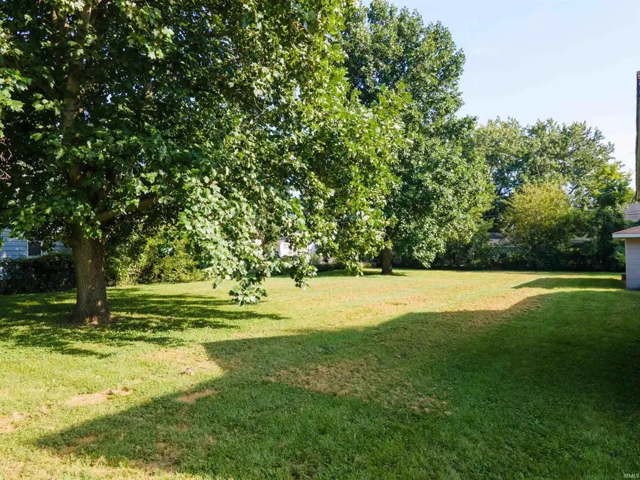 220 E Stephenson Street, Marion, IN 46952 - #2