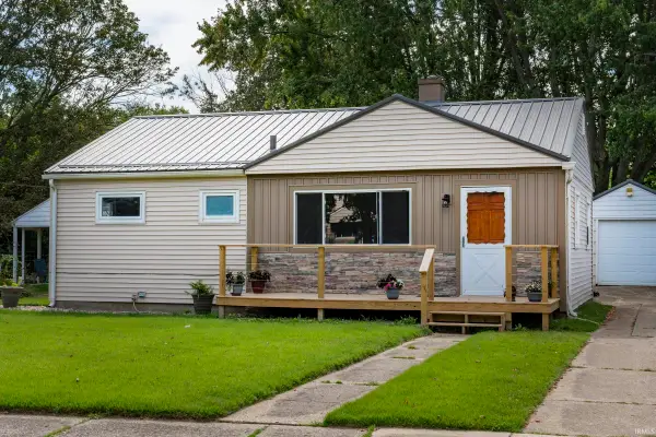 2214 Rockne Drive, South Bend, IN 46615