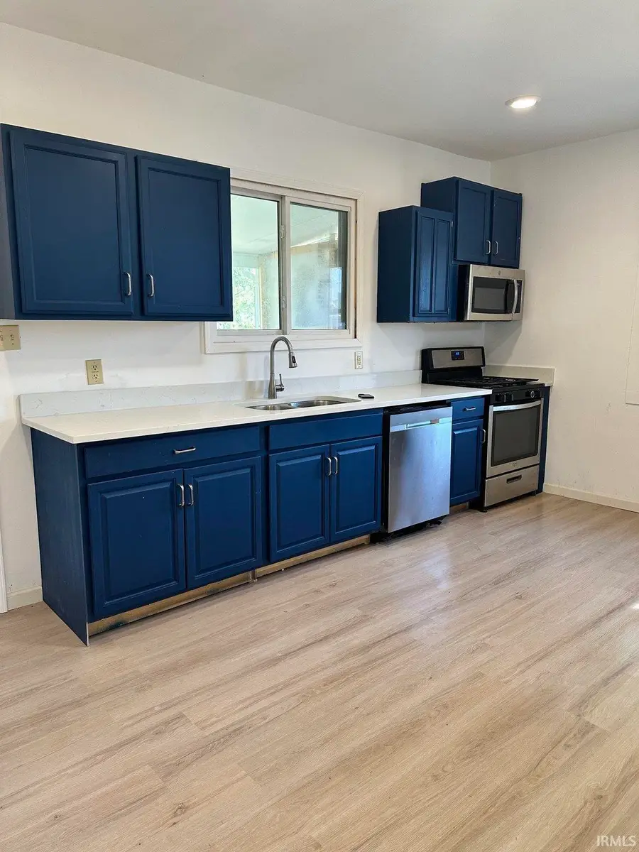 504 W Memorial Drive, Muncie, IN 47302 - #2