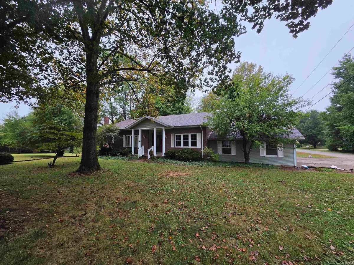 3311 E Warren Circle, Vincennes, IN 47591 - #1