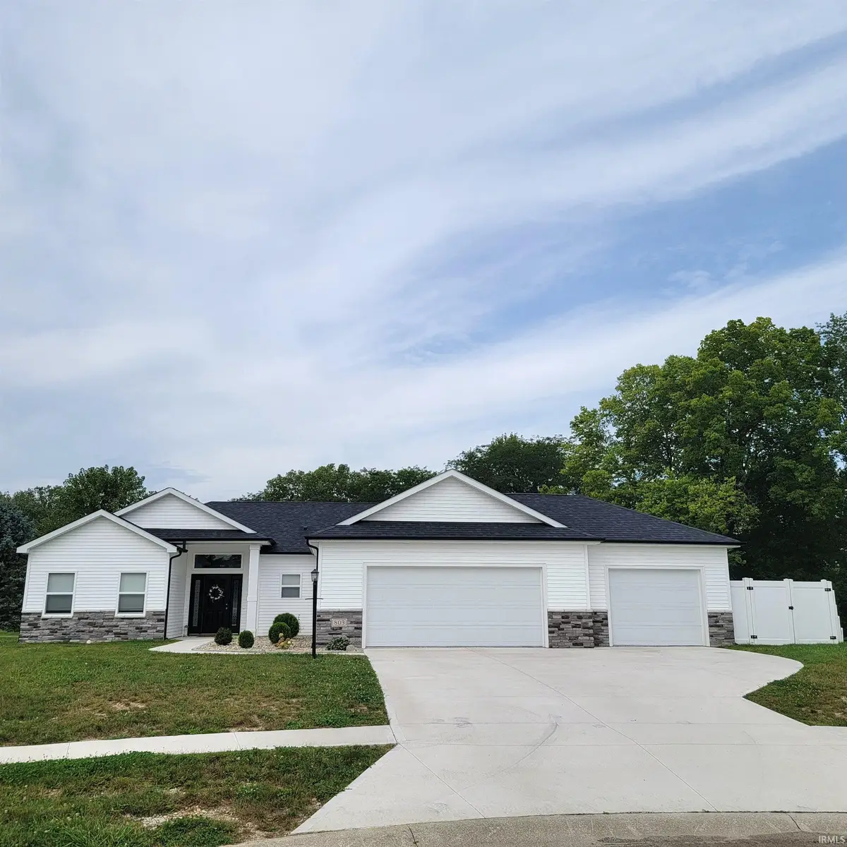 803 S Willow Cove, South Whitley, IN 46787 - #1