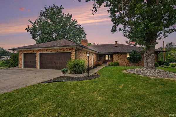 1116 Erin Court, Middlebury, IN 46540