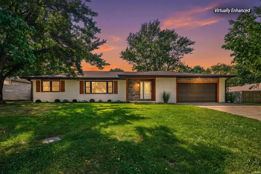 1305 N Greenbriar Road, Muncie, IN 47304 - #2