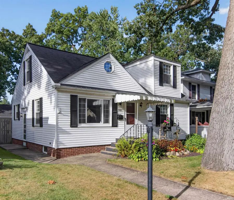 918 W Battell Street, Mishawaka, IN 46544 - #3