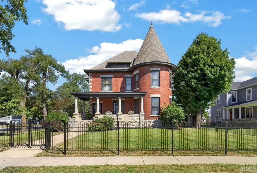 112 W 1st Street, Brookston, IN 47923 - #2