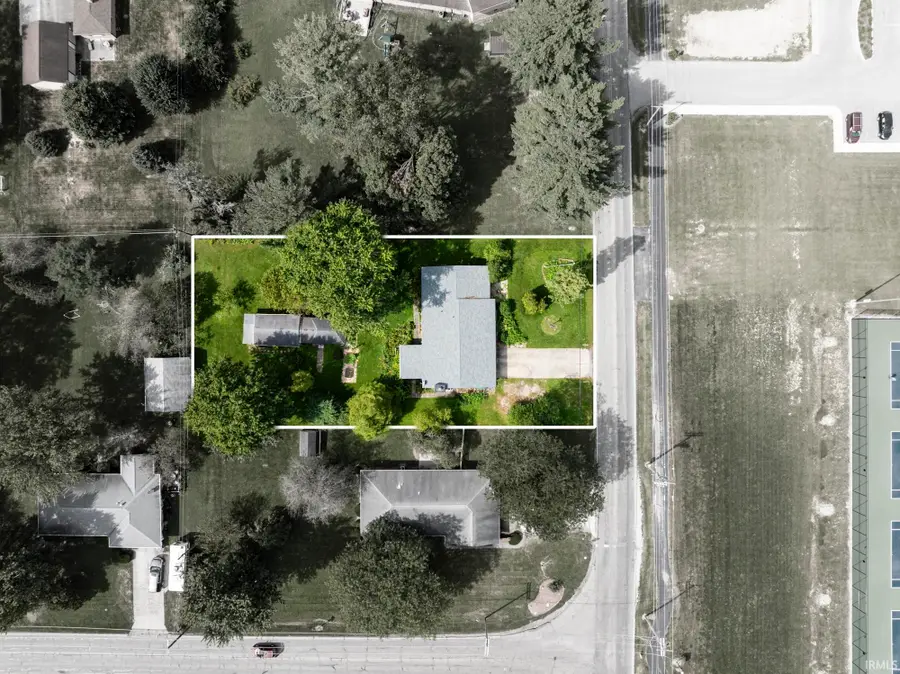 9305 W River Road, Yorktown, IN 47396 - #2