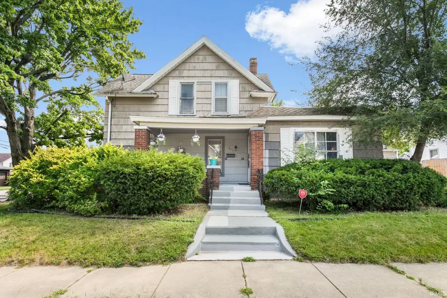823-821 W 3rd Street, Mishawaka, IN 46544 - #2