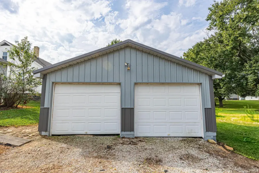 402 S Walnut Street, Huntingburg, IN 47542 - #2