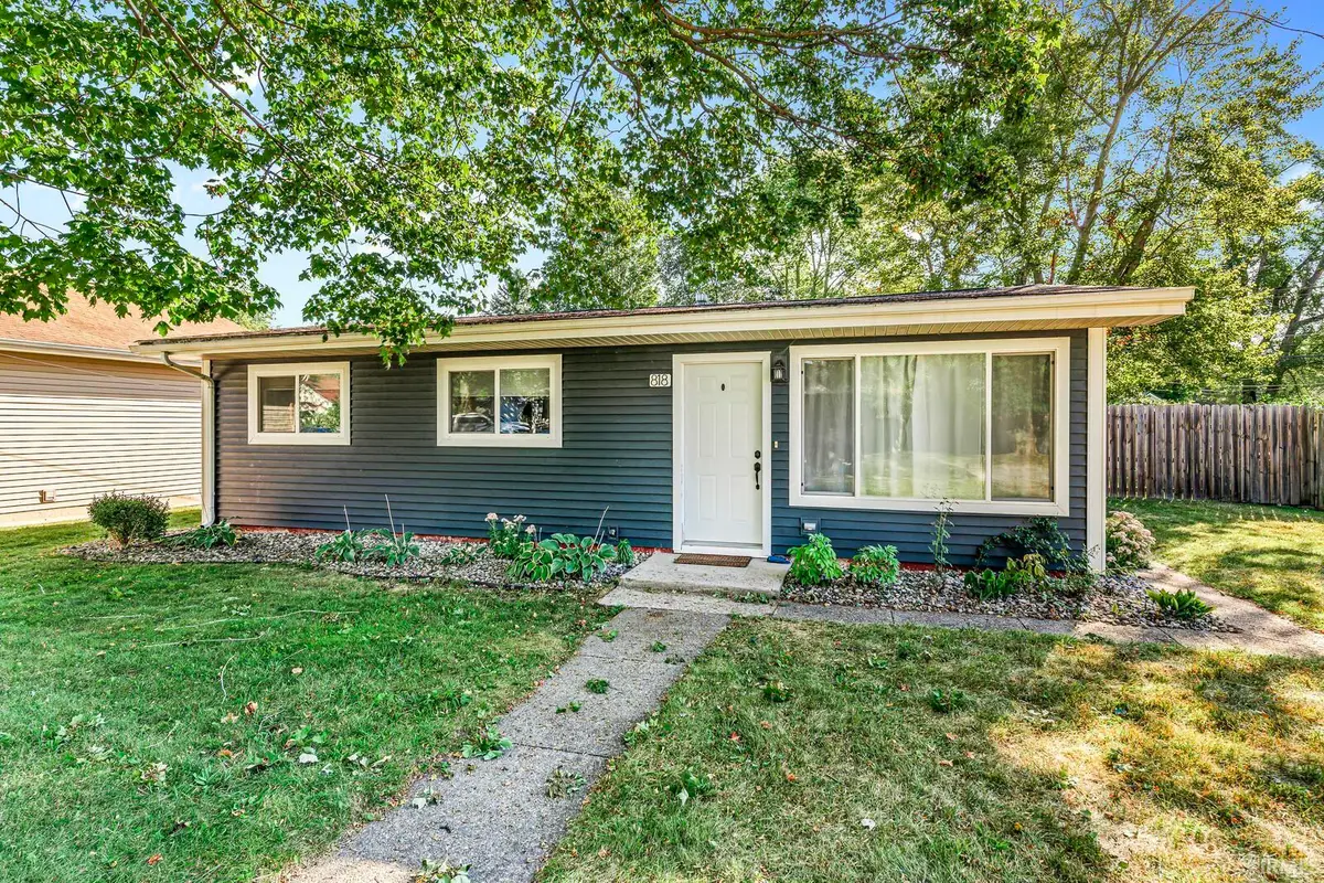 818 S 12th Street, Goshen, IN 46526 - #1