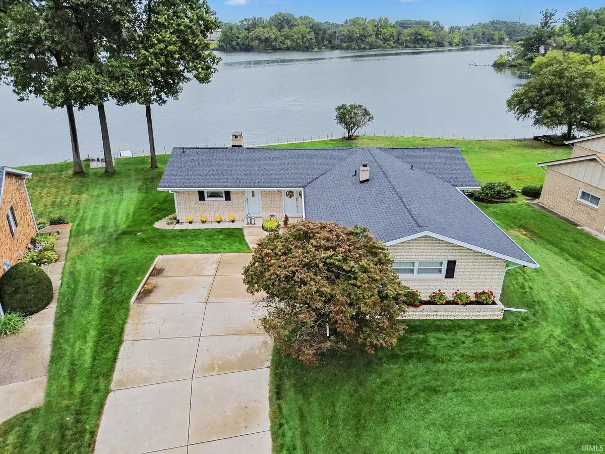 327 Manchester Drive, Mishawaka, IN 46544 - #1