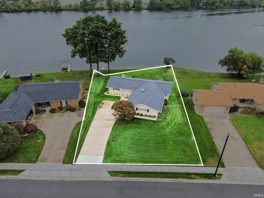 327 Manchester Drive, Mishawaka, IN 46544 - #2