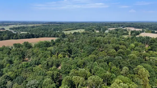 E Olive Branch Road, Bloomfield, IN 47424
