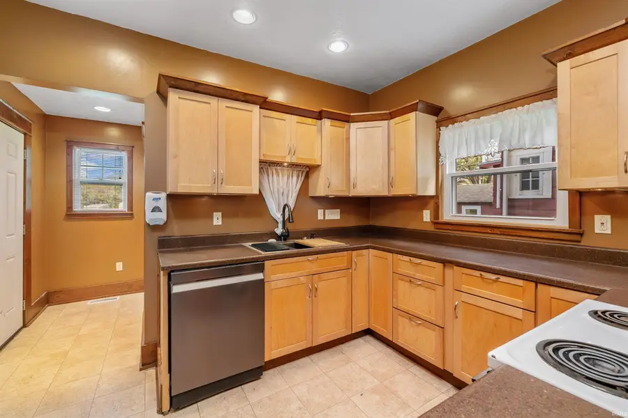 520 N Riley Street, Kendallville, IN 46755 - #3