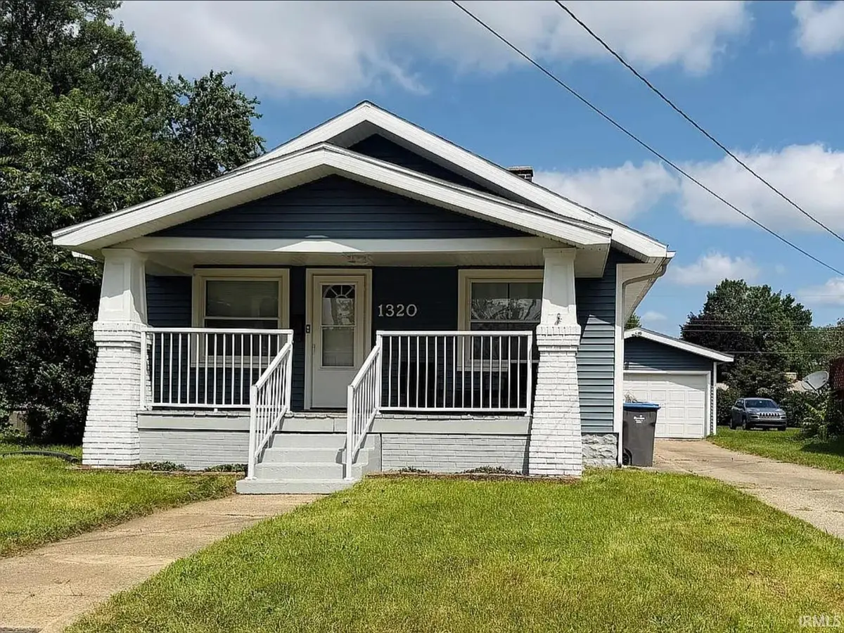 1320 E Beardsley Avenue, Elkhart, IN 46514 - #1